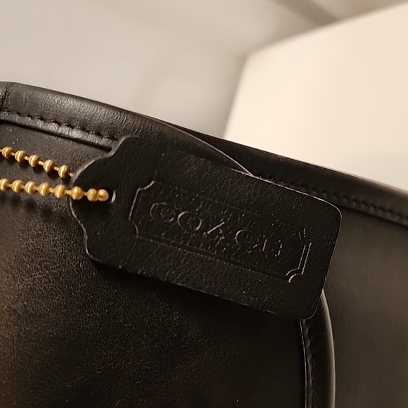 Sold Vintage Coach Regina #9983 - Picture 4 of 17